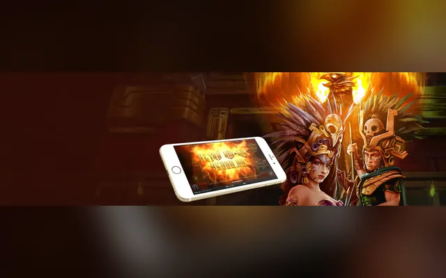 Phoenix Reborn slot by Play'n GO
